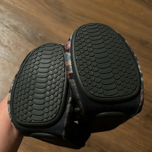 Yosi Santa Blue velvet Floral flats - Picture 4 of 7